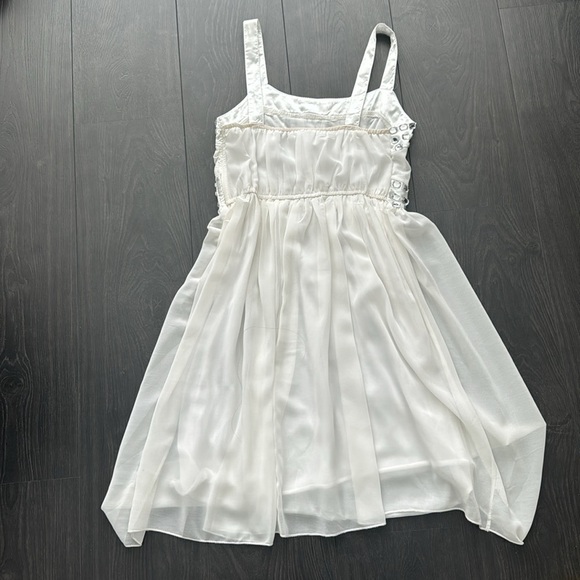 Kaidanni - White Dress - Picture 4 of 5